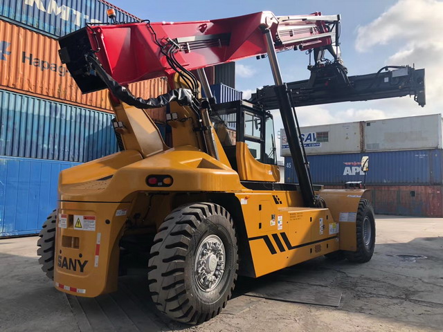 集裝箱裝車(chē)